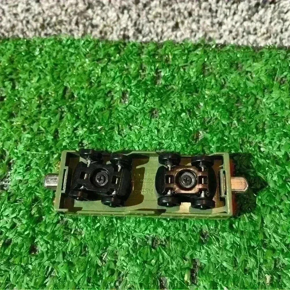 2003 Thomas & Friends Play Along Diecast Green Flatbed Car - Picture 3 of 7